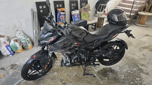 Motocicleta Bajaj Pulsar N250 2023