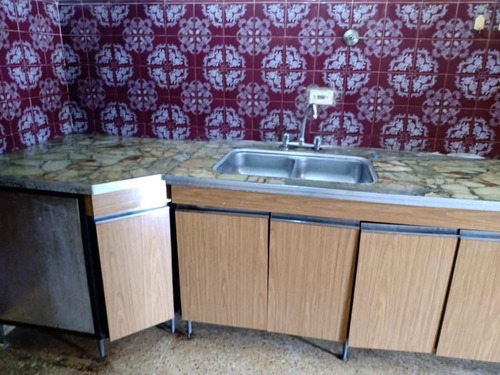 Imagen 3 de 7 de Venta Casa A Reciclar Morón