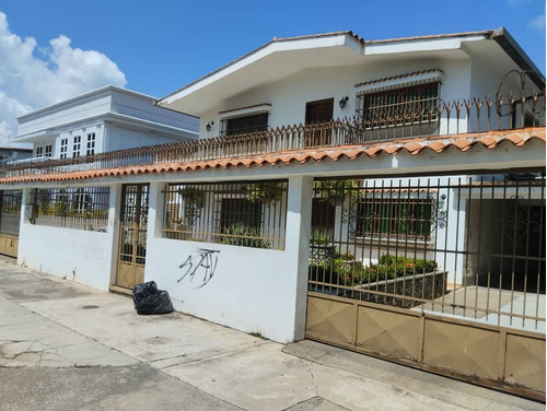 Casa Quinta En La Viña De Uso Comercial En Alquiler Baja De Precio  Valencia Carabobo  Av. Principal (al Lado Del Rest. Dolcezza) Planta 100 Acepta Proyecto De Remodelación Para Restaurante Gh