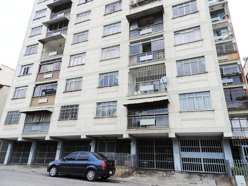 Apartamento Piso Bajo En Venta Campo Alegre Centro De Los Teques 