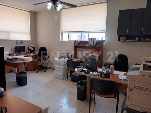 Oficina En Venta En Col. Mitras Centro En Monterrey