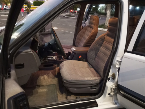 Jeep Grand Cherokee Laredo L6 4x2 At