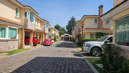 Casa En Venta Metepec Centro Edo. Mex Estilo Mexicano 3 Rec 2.5 Baños 3 Estacionamientos