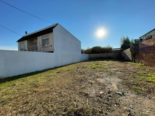 Imagen 5 de 7 de Excelente Lote En Venta En Los Hornos , Todos Los Servicios