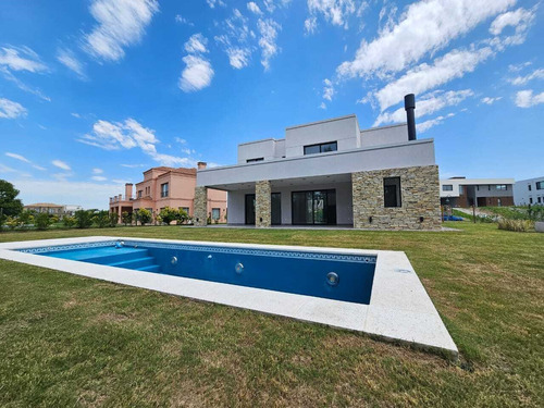 Casa  En Venta En La Reserva Cardales, Campana, G.b.a. Zona Norte