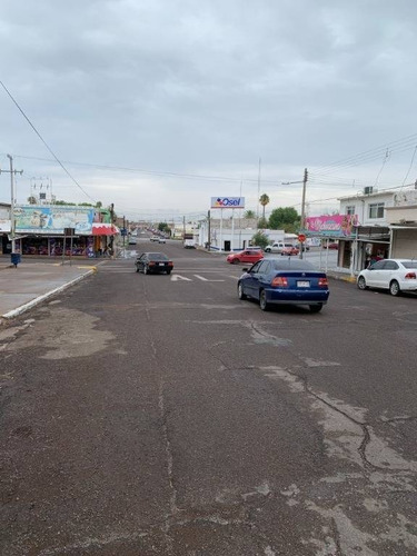 Imagen 11 de 12 de En Venta Local Comercial Muy Grande Y Centrico Enfrente De Plaza Santuario