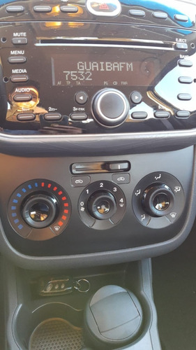 Fiat Punto Essence 1.6 Flex Automático