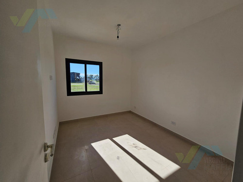 Casa En Venta 4 Ambientes - Barrio Cerrado Santa Elisa - Pilar Del Este -