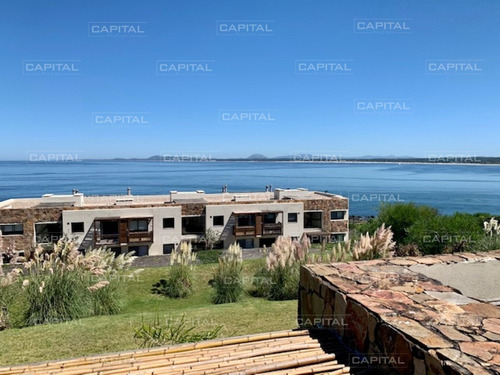 Venta De Apartamento De Dos Dormitorios Con La Mejor Vista Hacia El Atardecer, Punta Ballena- Ref: 30673