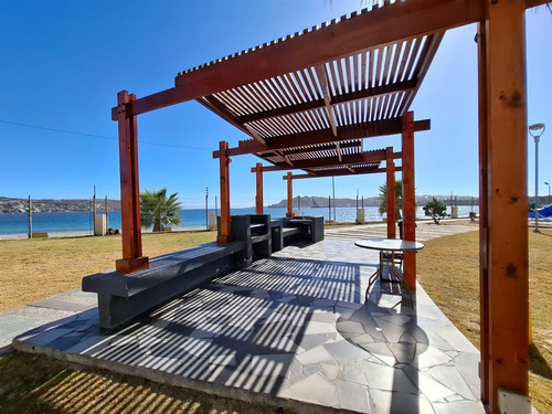 Departamento En Venta De 2 Dorm. Vista Al Mar La Herradura