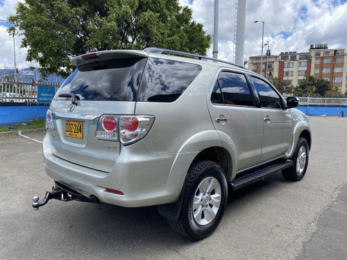 Imagen 10 de 25 de Toyota Fortuner Sr5 2015