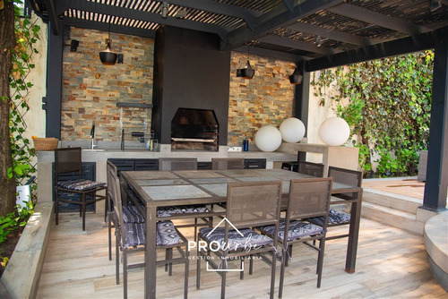 Casa En Arriendo De 5 Dorm. En Las Condes