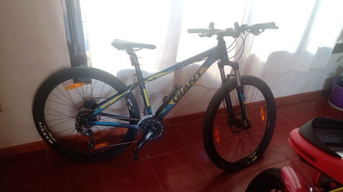 Bicicleta Giant Talon Aluxx 27.5 2016