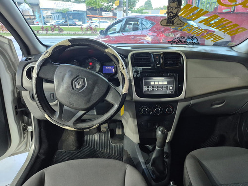 Renault Logan Logan Expression 1.0 16V (flex)