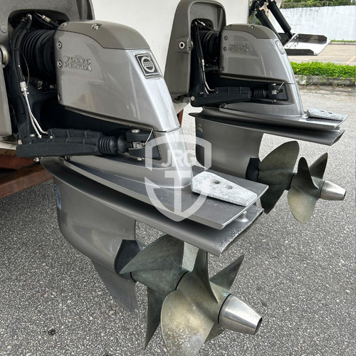 Lancha Maxmarine 43 2012 (com Ar E Gerador Kohler)