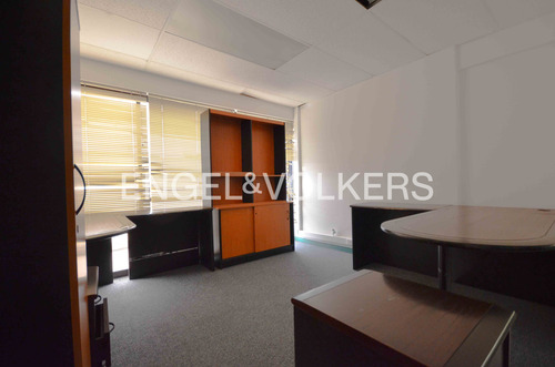 Oficina Planta Libre, Con Mobiliario, En 313 M2