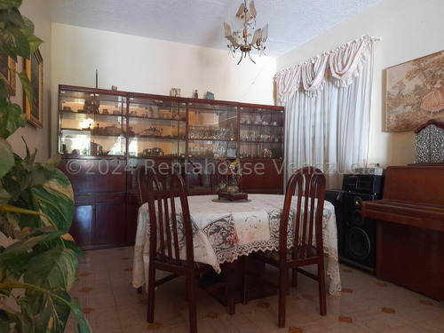 Casa En Venta En Las Mayas El Limón Excelente Estado De Conservación Amplia Cómoda Económica Lista Para Firmar Nela 25-4637