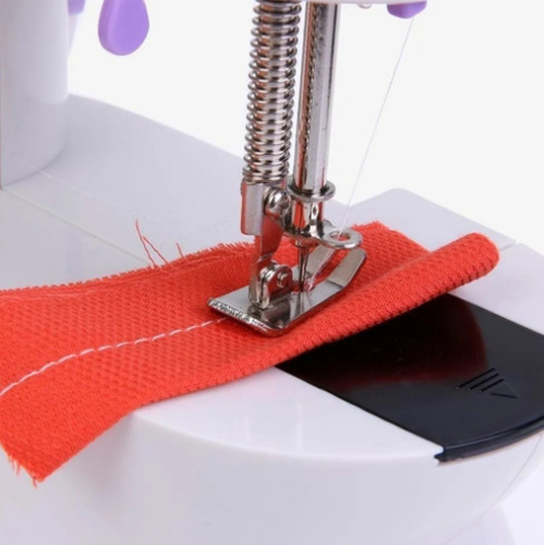 Imagen 4 de 7 de Mini Máquina De Coser Eléctrica Con Luz Incluída En Clicshop