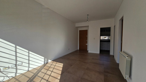 Departamento 2 Ambientes Con Cochera- Alquiler- Castelar