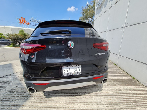 Imagen 4 de 9 de Alfa Romeo Stelvio Sport Stelvio Sport