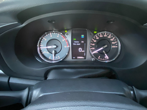 Toyota Hilux Srv 4x4 Automatica (diciembre De 2023)