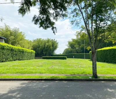 Lote y casalote en venta