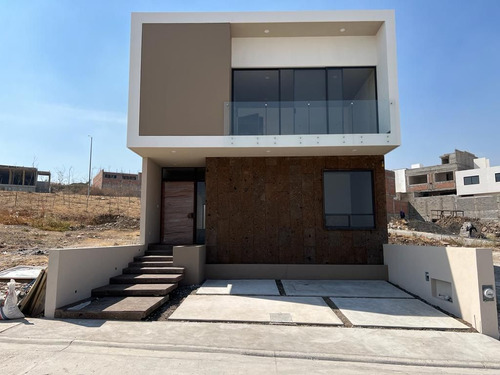 Casa En Venta Morelia, Lomalta Tres Marías.