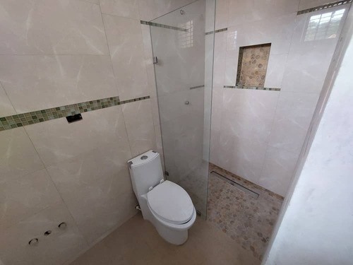 Imagen 21 de 30 de Townhouse En Altos De Monte Alegre, Tazajal, Naguanagua. Vende Crismelia Castillo
