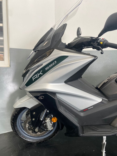 Kymco Ak 550