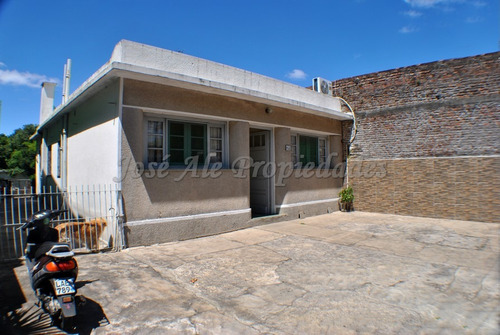 Imagen 2 de 11 de En Venta Casa De Cuatro Dormitorios Colonia Del Sacramento