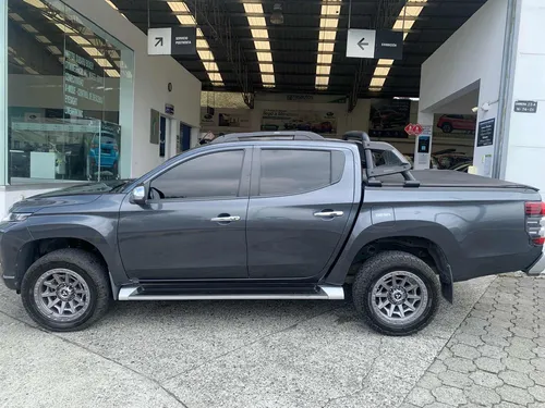 Mitsubishi L200 Gls Se Tp 2500cc Td 4x4 7ab Abs Modelo 2022