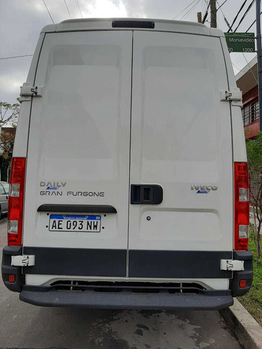 Imagen 5 de 11 de Iveco Daily Furgón 12m3 Chasis 55c17 3300
