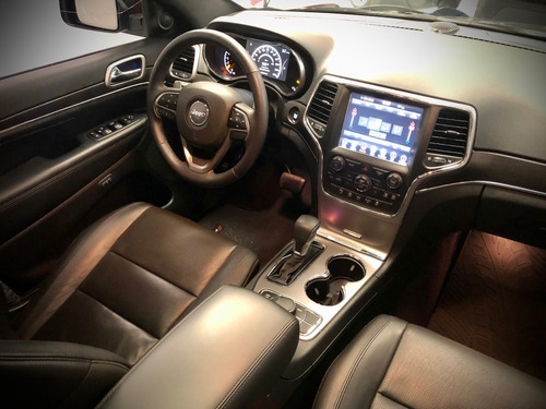 Imagen 10 de 15 de Jeep Grand Cherokee Limited 2018 Autodrive