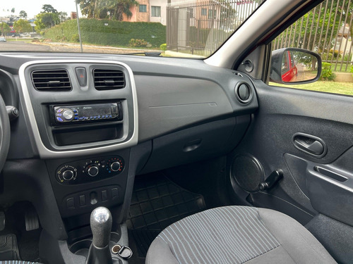 Renault Sandero 1.0 AUTHENTIQUE 16V FLEX 4P MANUAL