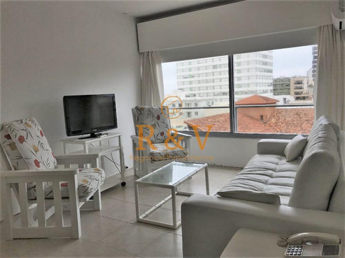 Imagen 1 de 8 de Apartamento De 1 Dormitorio Y Medio En Península, Punta Del Este
