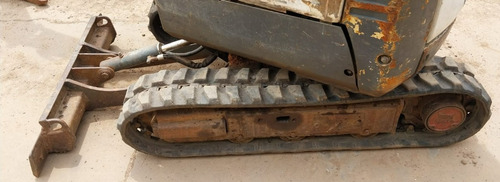 Mini Escavadeira Bobcat E418 2014 Borrachas 1175 Kg Repasse