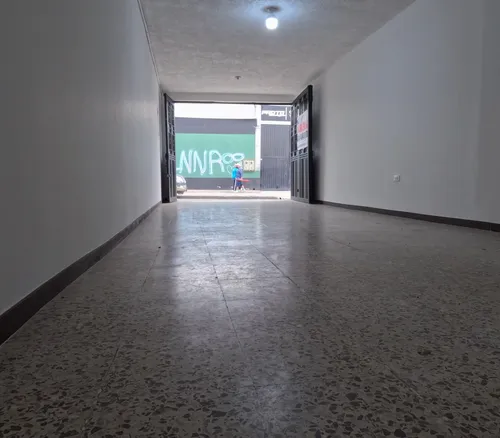 Arriendo Local Comercial Con Bodegaje Y/o Oficinas Prado Veraniego Norte Bogota.