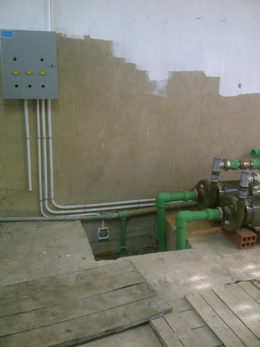 Imagen 8 de 10 de Reparaciones De Bombas Aguas Limpiezas Tanques Tableros Elec