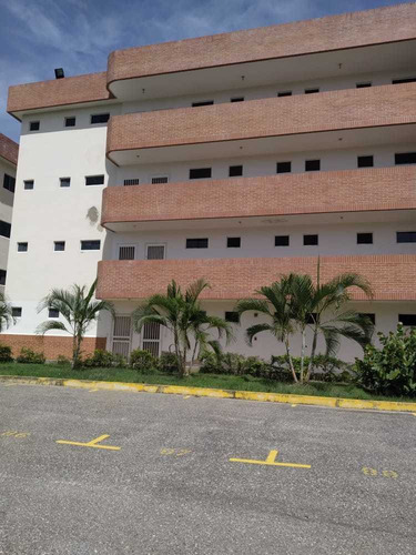 Imagen 10 de 12 de Puerto Esmeralda Higuerote - N