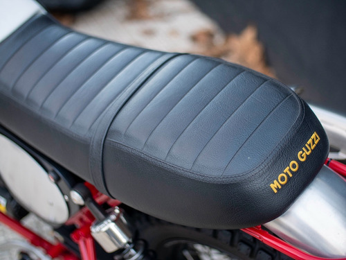 Imagen 12 de 15 de Moto Guzzi V7 Stornello 750 Cardanico Italiano Accesorios
