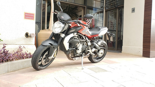 Imagem 5 de 12 de Mv Agusta Brutale 800 - 2014