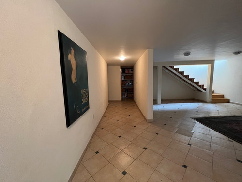 Imagen 25 de 30 de Casa De Un Piso Con Jardín En Venta En Pedregal De San Franc