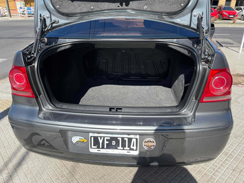 Imagen 14 de 14 de Volkswagen Bora 2012 1.9 Trendline I 100cv
