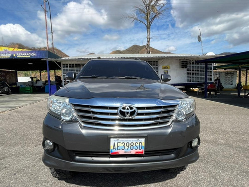 Imagen 2 de 15 de Toyota Fortuner