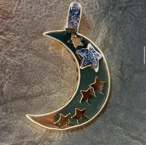 Pingente Lua Em Ouro Amarelo 18k E Diamantes