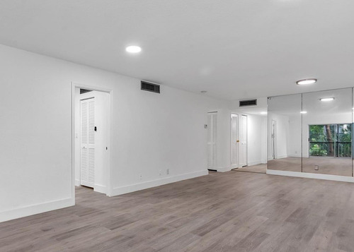 Departamento En Venta - 2 Dormitorios 2 Baños - 104mts2 - Lauderhill, Florida, Usa