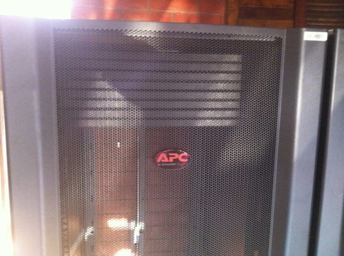 Mod. Ar3100 Rack Apc 19  Sx 42u Netshelter Server Enclosure