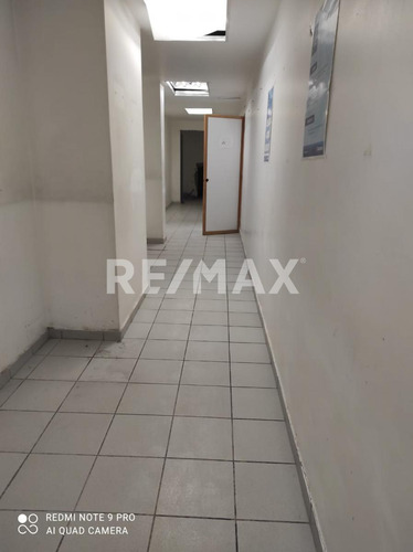 Edificio En Venta Satélite, Excelente Ubicación