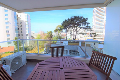 Apartamento En Brava, 1 Dormitorios *- Ref: 2855