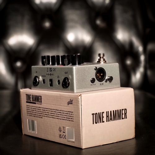 Pedal de preamplificador Aguilar Tone Hammer V2 Direct Box para bajo, color gris